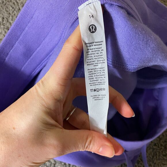 Lululemon Size 14 Scuba High Rise Short 5" Dark Lavender Purple - Picture 6 of 7